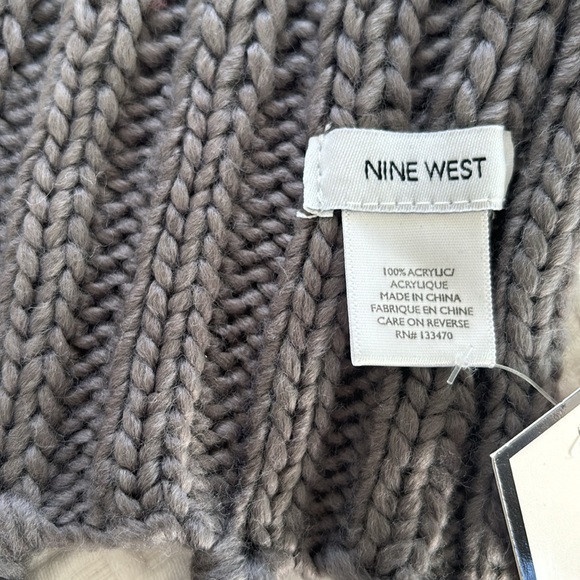 Nine West fringed scarf and fingerless glove set. - Picture 4 of 7
